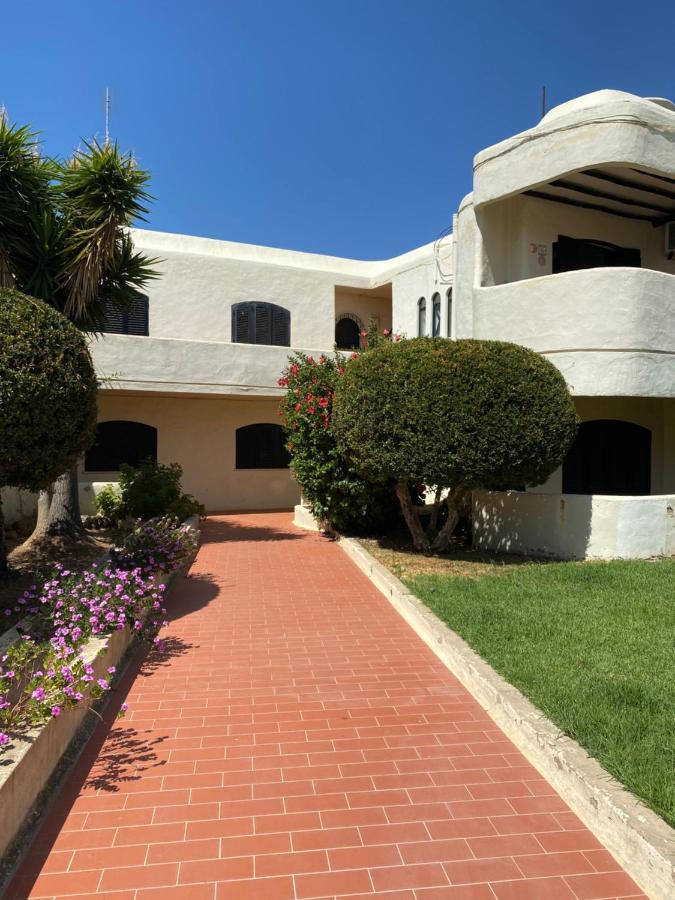 Peaceful & Spacious Apt With Parking & Queen Bed Carvoeiro  Buitenkant foto