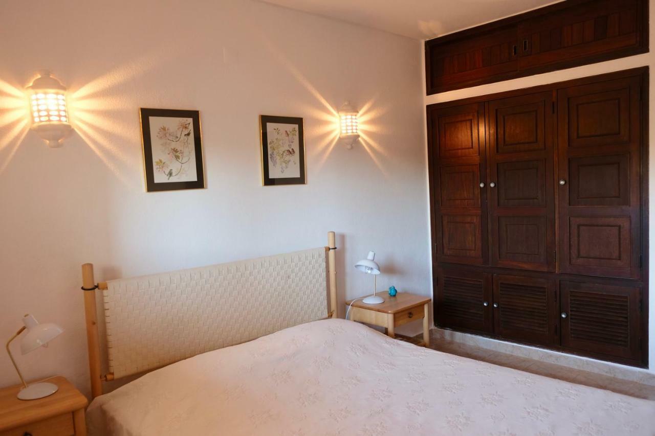 Peaceful & Spacious Apt With Parking & Queen Bed Carvoeiro  Buitenkant foto